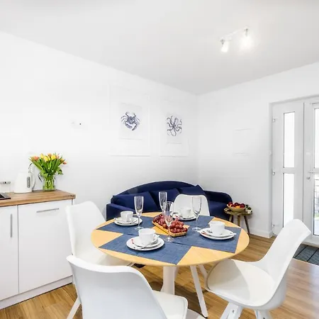 Apartment 1b Niebieskie Z Basenem Krytym, Odkrytym, Sala Zabaw, Animacjami Poddabie