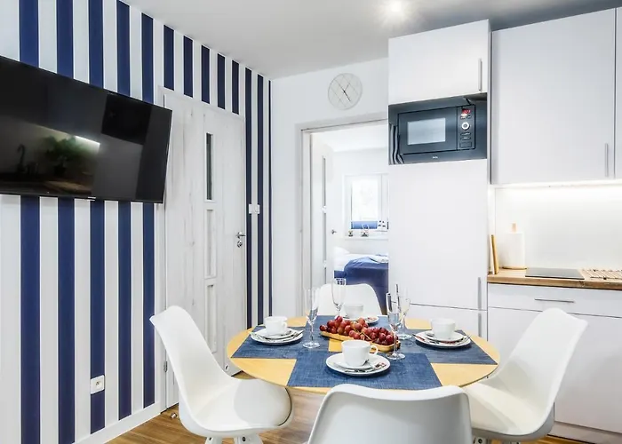 1b Niebieskie Z Basenem Krytym, Odkrytym, Sala Zabaw, Animacjami *